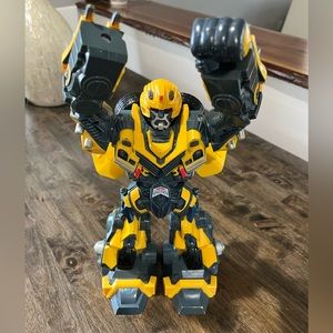 Hasbro Transformers Movie Cyber Stompin: Bumblebee Action Figure - USED